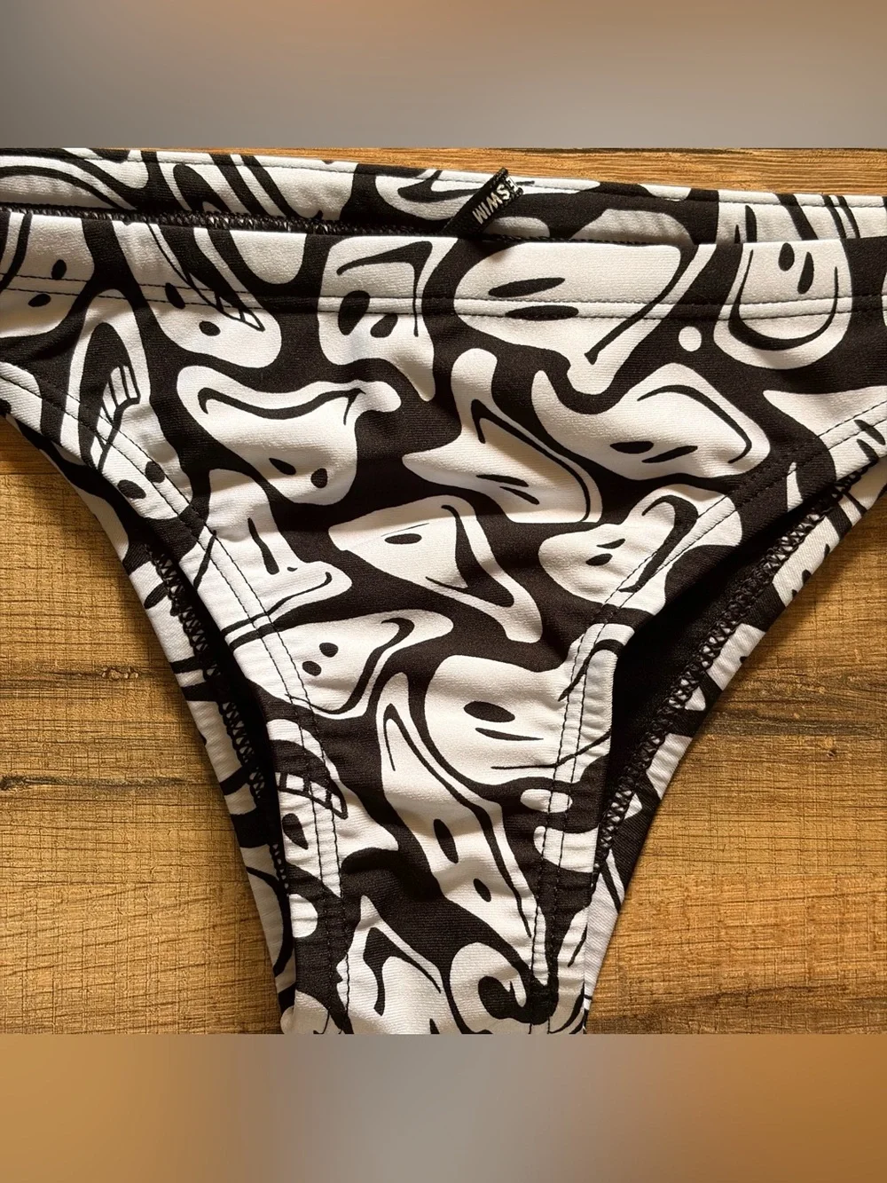 Nike Black and White Hydrastrong Swim Bottoms Sz M